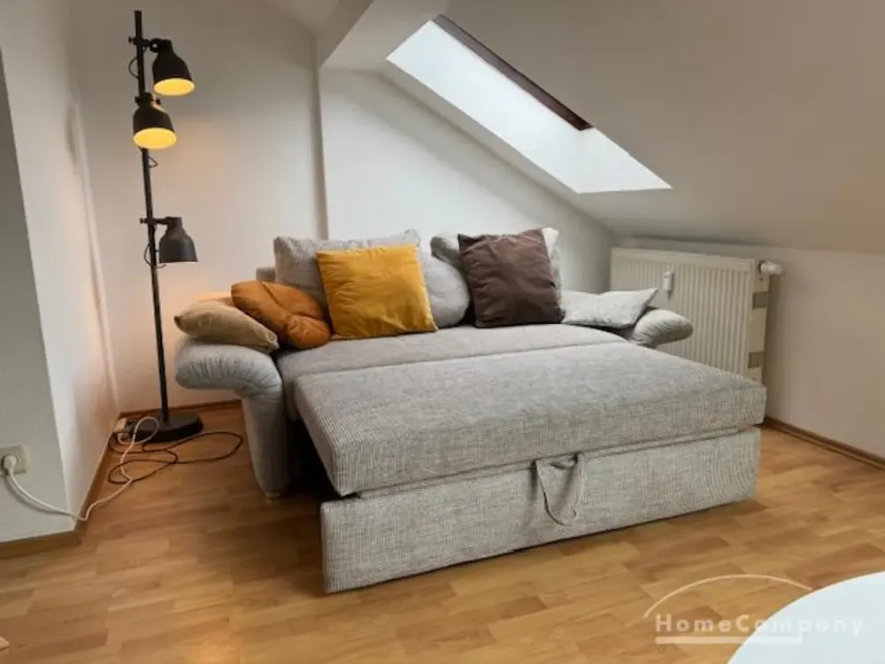 12105 HomeCompany Dresden Möbliert/Furnished 2-Zimmer Dachgeschoß Apartment in Wilsdruffer Vorsta...