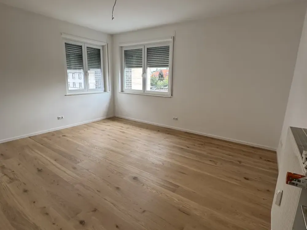 Erstbezug nach Kernsanierung, Stilvolle 3-Zimmer-Wohnung mit Balkon und hochwertiger Ausstattung