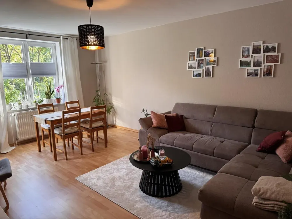 Helle 2-Zimmer-Wohnung mit Balkon & neuer Einbauküche in Reinbek