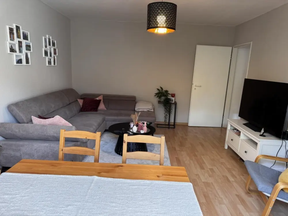 Helle 2-Zimmer-Wohnung mit Balkon & neuer Einbauküche in Reinbek