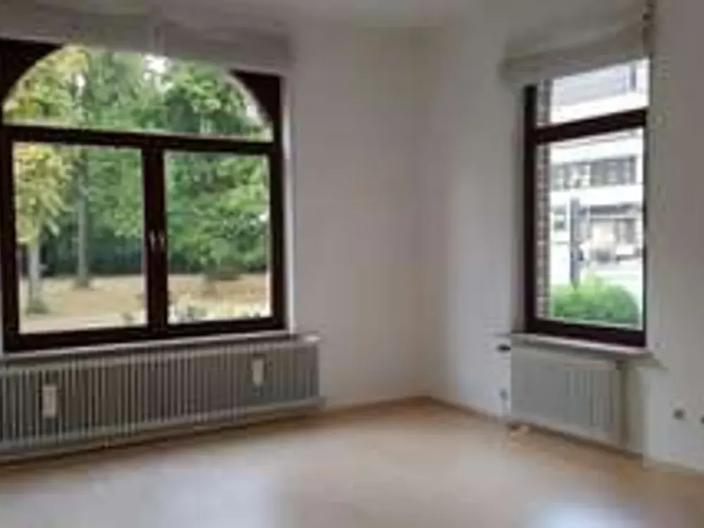 Stilvolle Altbauwohnung in der Bahnhofstraße, Blick auf Park