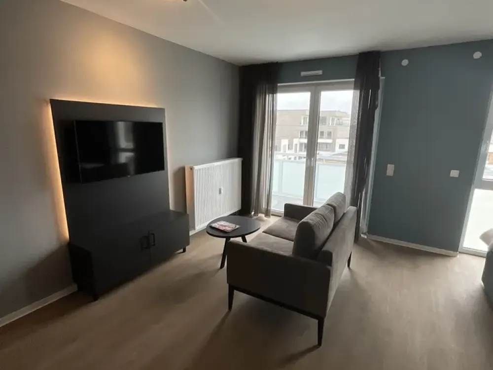 mio Suite Apartment: Vollmöbliertes 1-Zimmer-Apartment mit Designerküche, WLAN