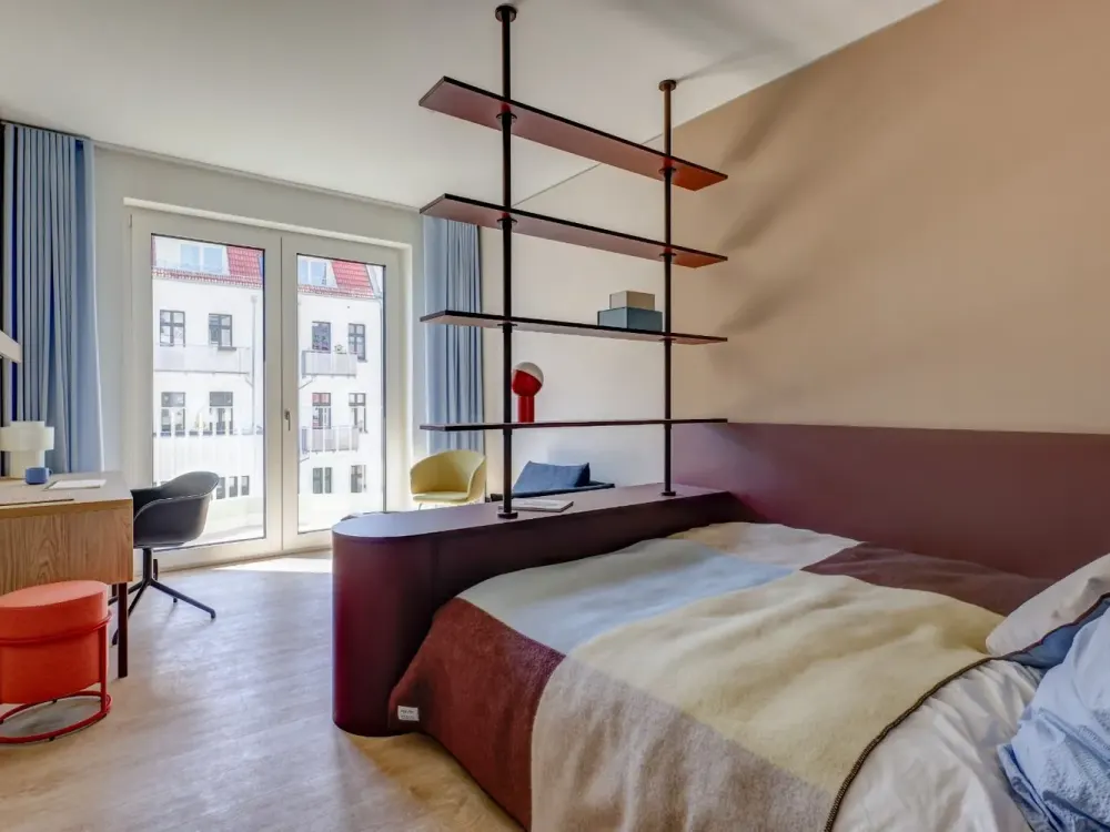 FRIEDRICH: Studio with Carpenter Furniture and Balcony I Parcel Station, Calisthenics and Rooftop Terrace!