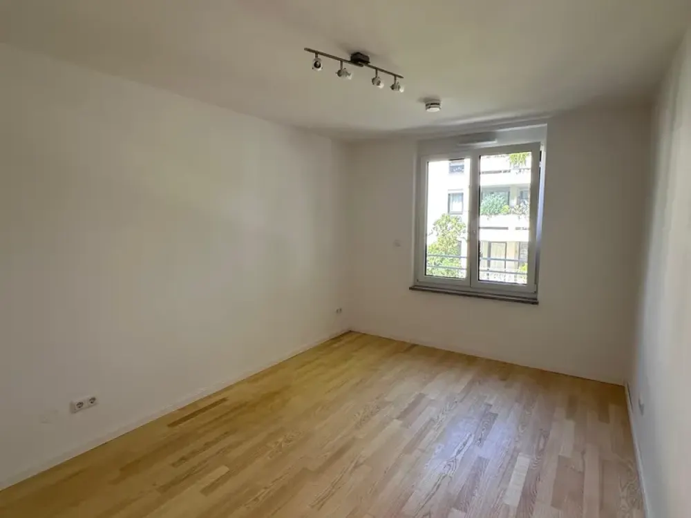 2 Room Apartment incl. Underground Parking Space - in Munich East