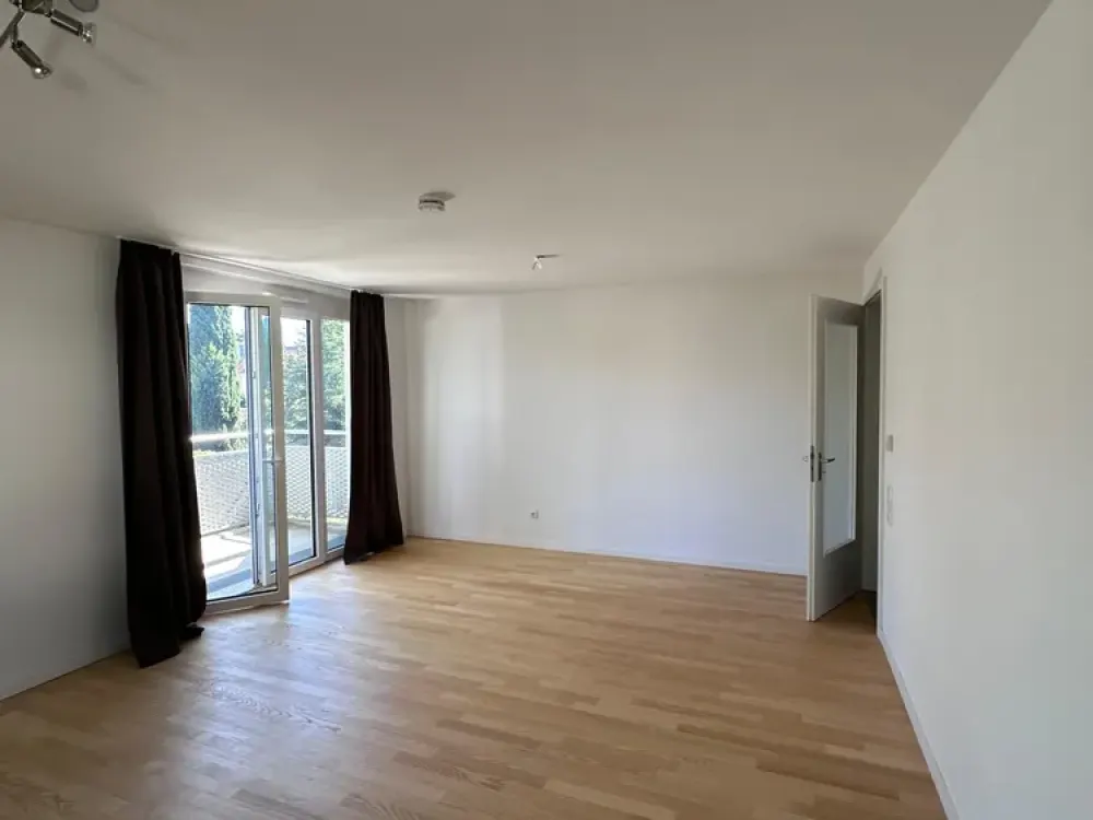 2 Room Apartment incl. Underground Parking Space - in Munich East