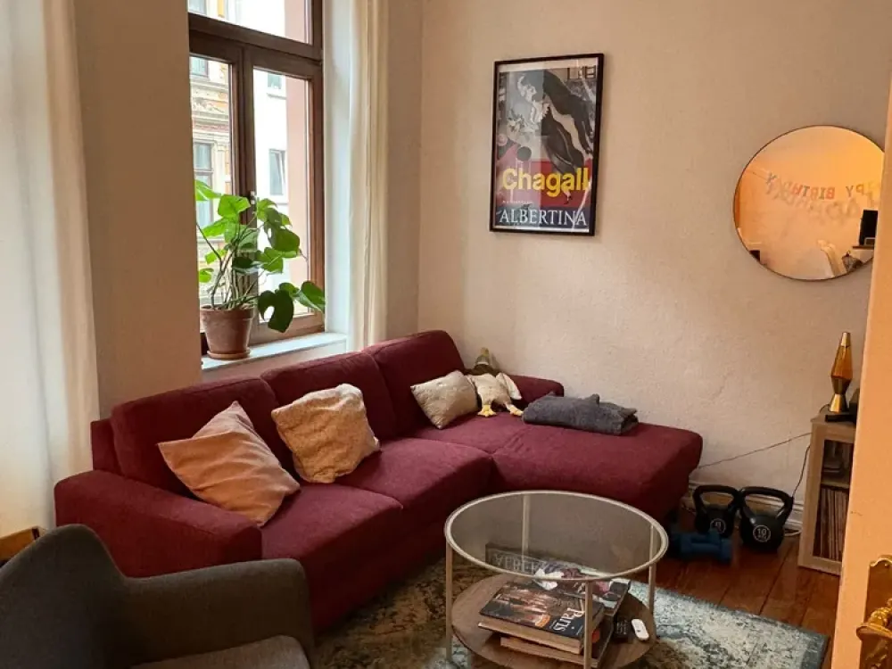 Sublet from January: Old building apartment with two rooms