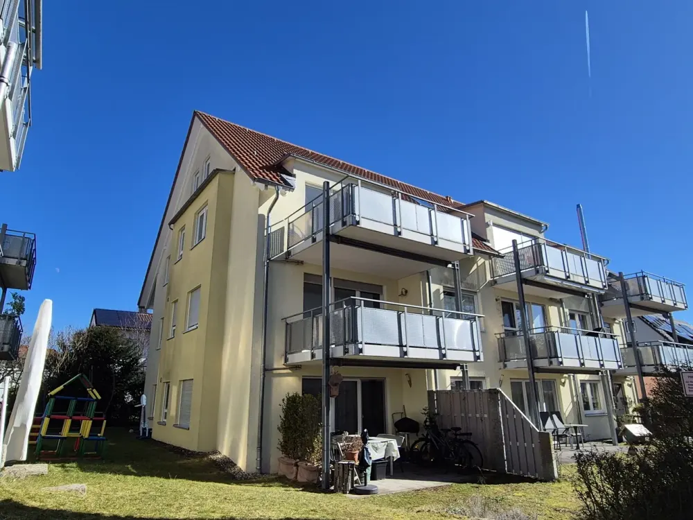 !Beautiful 3,5 rooms maisonette apartment with terrace and garage, 5 min. to Panzer in Böblingen!