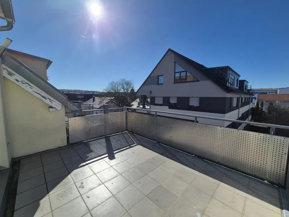 !Beautiful 3,5 rooms maisonette apartment with terrace and garage, 5 min. to Panzer in Böblingen!