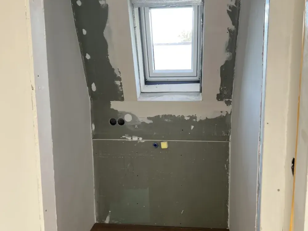 Helle, lichtdurchflutete 3 Zimmer DG-Wohnung/ Erstbezug nach Komplettsanierung 2026