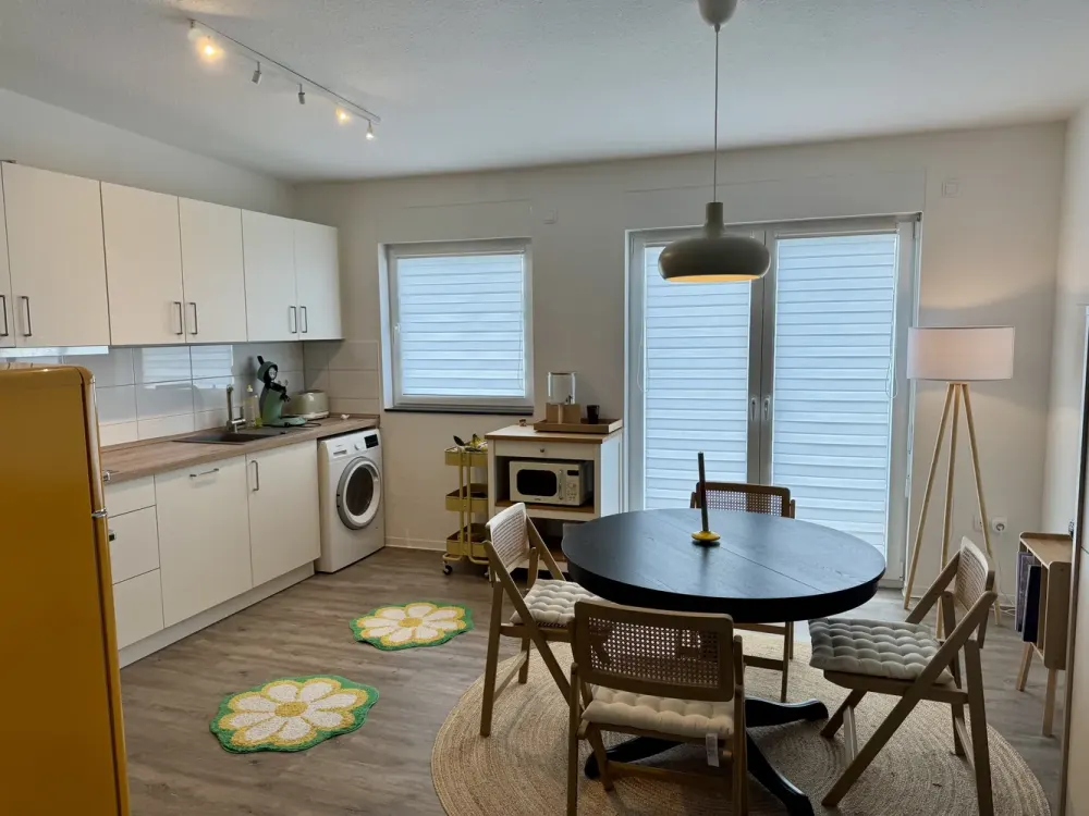 Nachmieter gesucht - Moderne, neuwertige Wohnung mit Balkon - EBK zur Übernahme