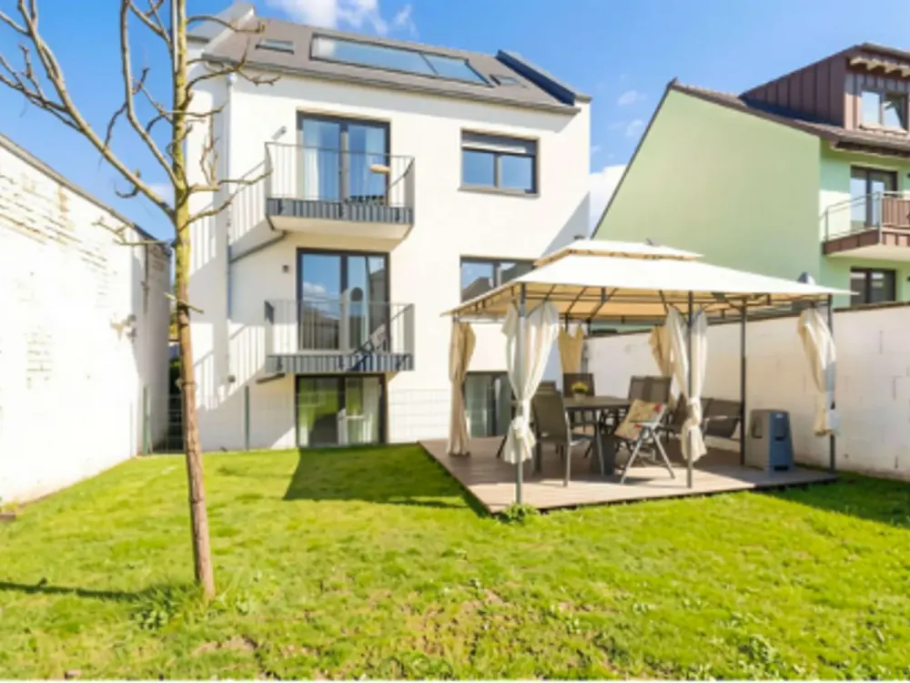 Neuwertige 4-Zimmer-Maisonette mit eigenem Garten in Köln-Höhenberg