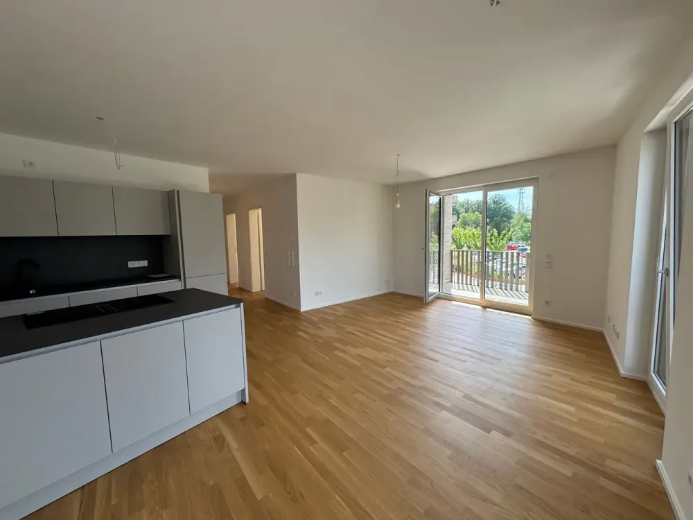 Modern 3-Room Apartment with Balcony