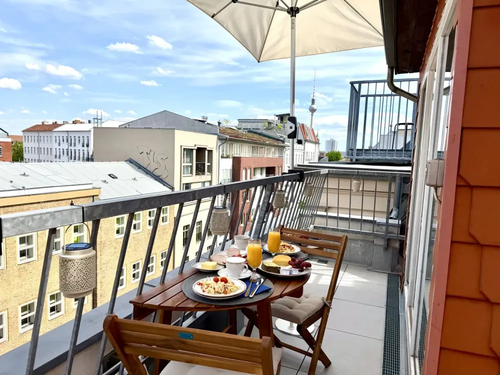Wunderschöne Dachgeschosswohnung mit Traumblick / Beautiful top-floor with stunning views