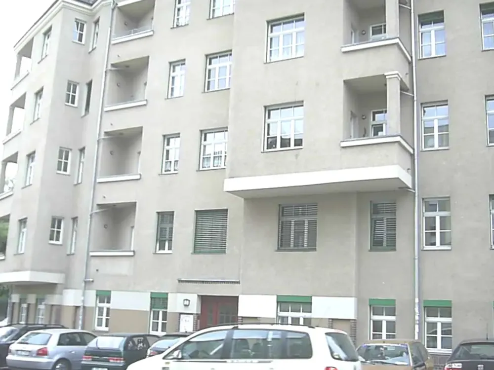Behindertengerecht Wohnung mit zwei Balkonen, Pflegefirma im Haus