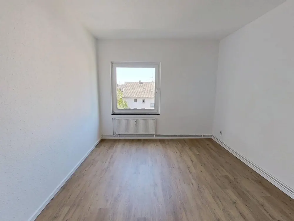 Große 3-Zimmer-Wohnung mit EBK und 2 BALKONEN in Seelze-Letter