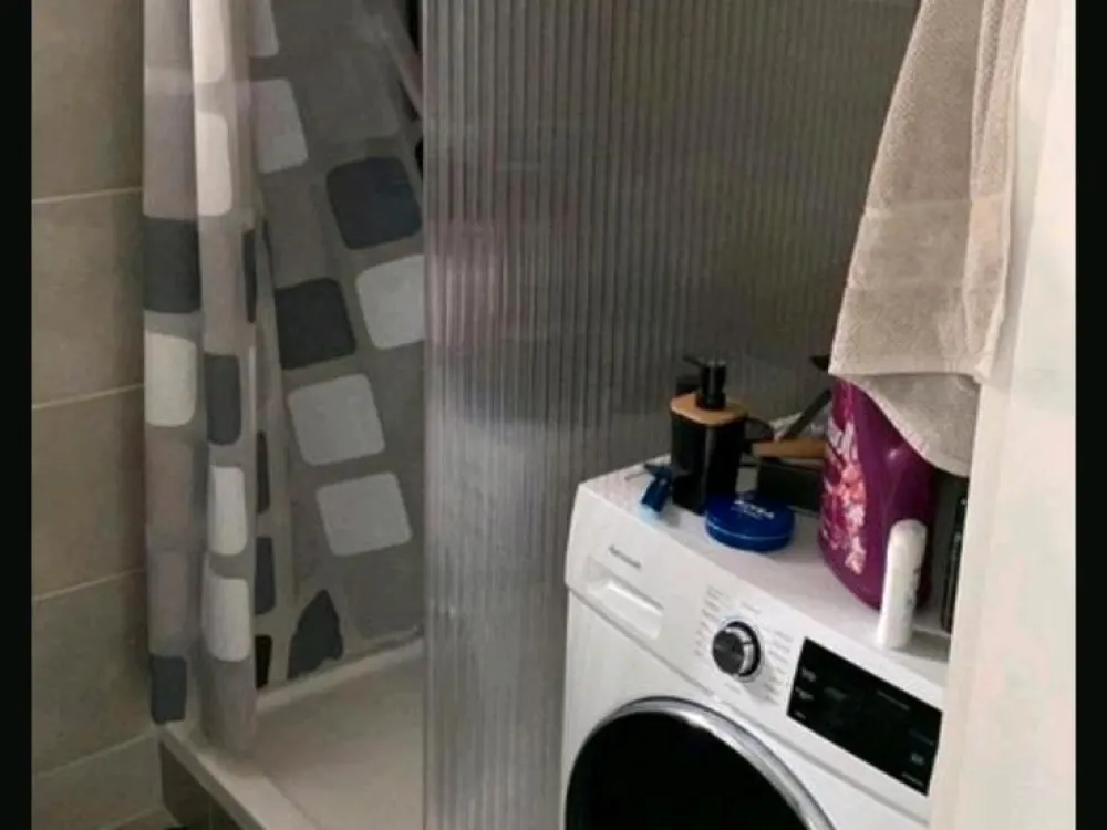 1,5 Zimmer Halbdachgeschoss wohnung zu Vermieten.