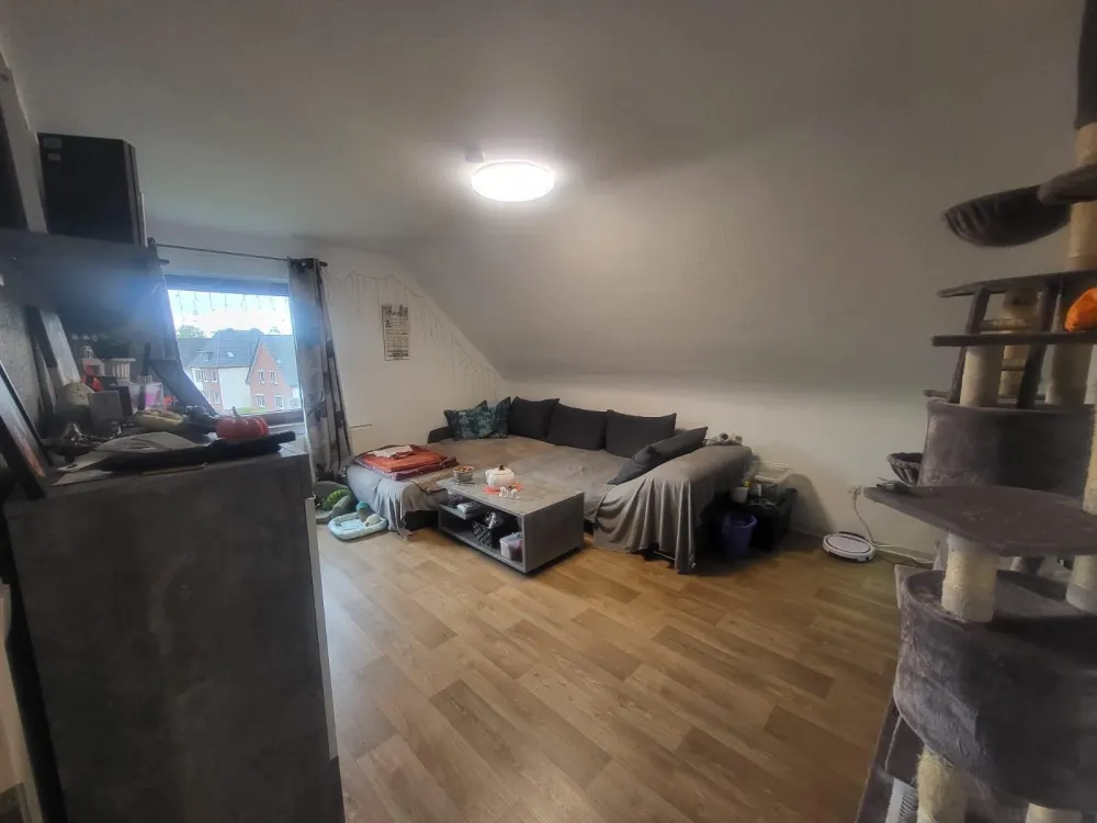 4-Zimmer-Dachgeschosswohnung in Altgarbsen 70m2, ab 01.10.2026
