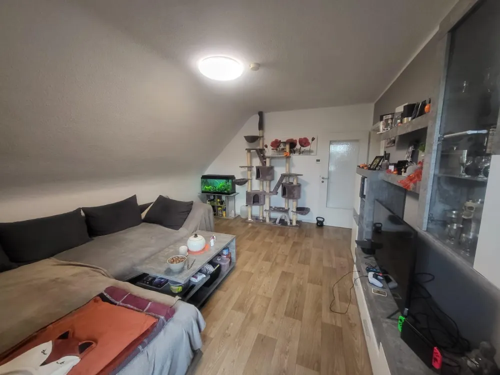 4-Zimmer-Dachgeschosswohnung in Altgarbsen 70m2, ab 01.10.2026