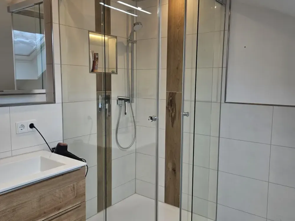 Moderne 4-Zi.-Wohnung (99 m²) mit großem Balkon, EBK, Fußbodenheizung & All-inclusive-Miete