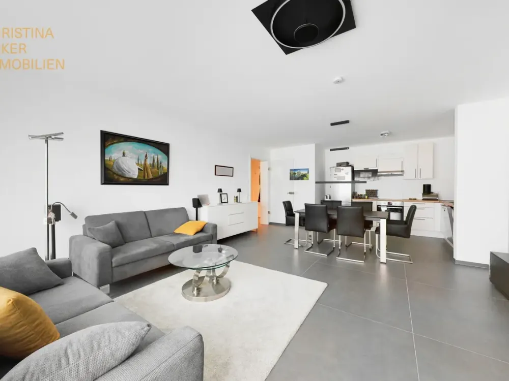 Modern and Barrier-Free 2-Room Apartment with Balcony and Parking Space in Ober-Roden