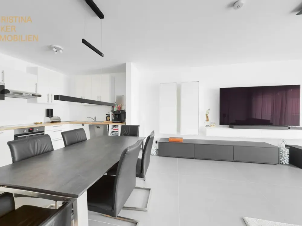 Modern and Barrier-Free 2-Room Apartment with Balcony and Parking Space in Ober-Roden