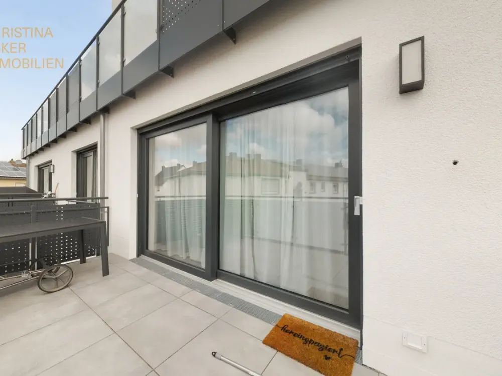 Modern and Barrier-Free 2-Room Apartment with Balcony and Parking Space in Ober-Roden
