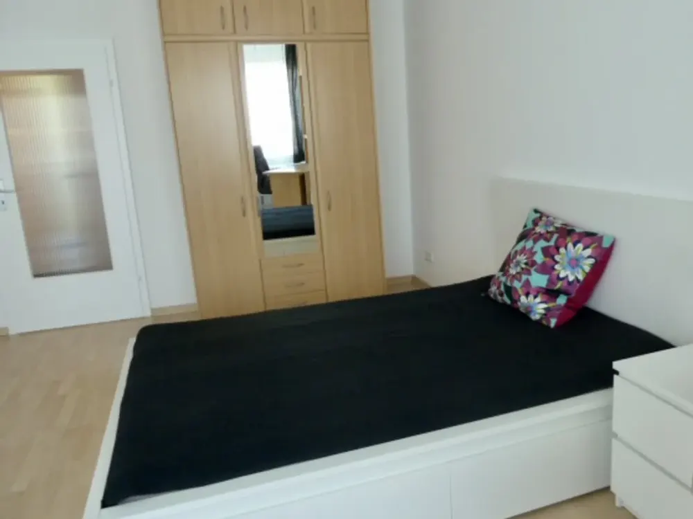Vollmöblierte, modernisierte 1-Zimmer-Wohnung in Eschborn