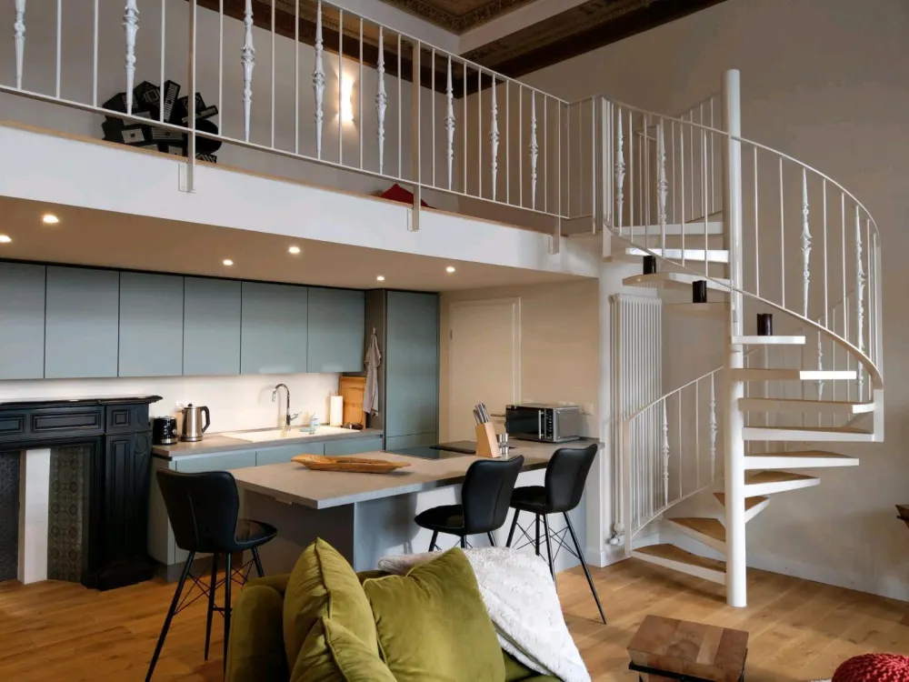 LUXURY VILLA RESIDENCE WITH RIVER VIEW
