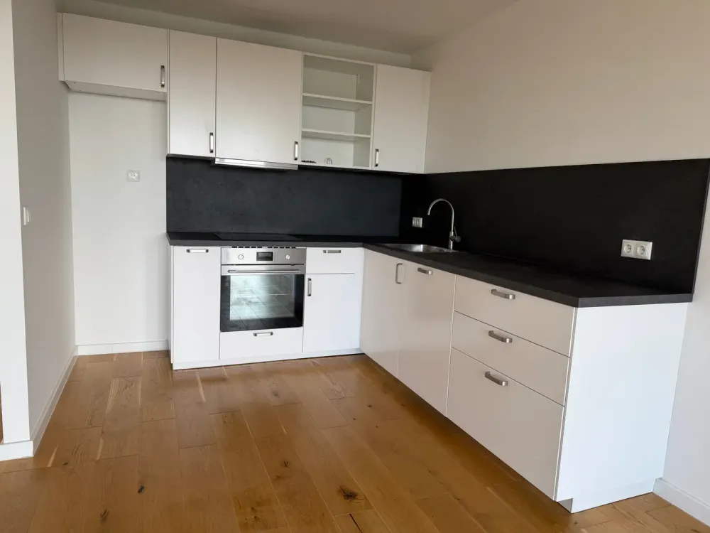 Erstbezug! Lichtdurchflutete 2-Zimmer-Neubauwohnung mit EBK & Balkon, Perfekt für Singles & Paare