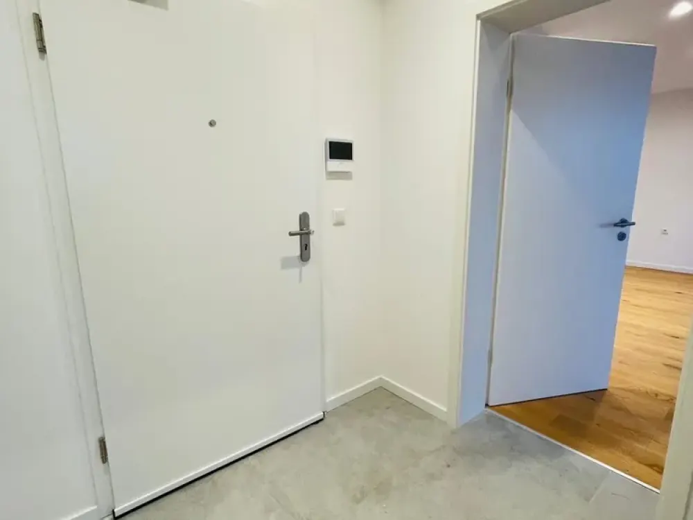 Erstbezug! Lichtdurchflutete 2-Zimmer-Neubauwohnung mit EBK & Balkon, Perfekt für Singles & Paare