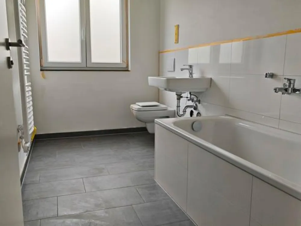 bezugsfertiger Neubau - 4-Zimmer-OG. Wohnung mit Balkon, ebenerdig