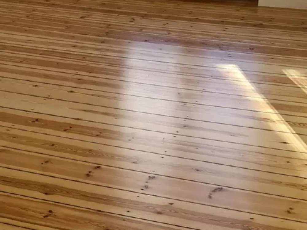 Wohnung mit Altbaucharme und Balkon