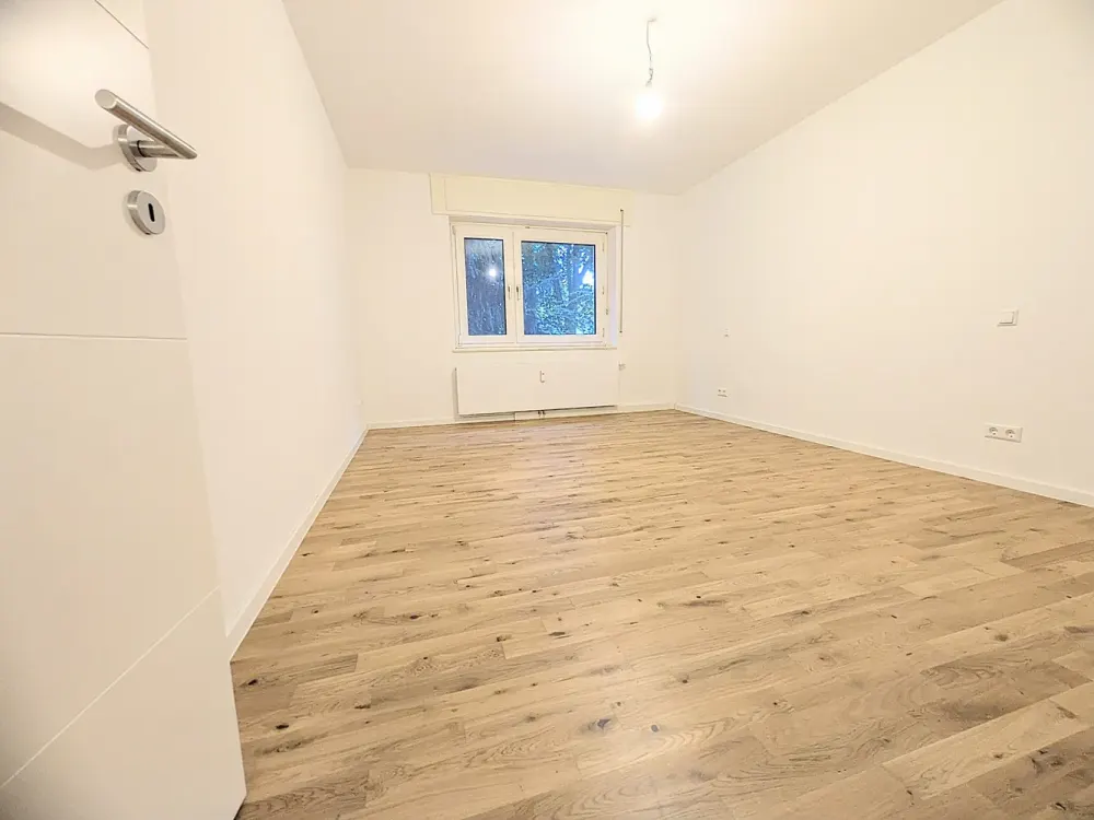 *Super gelegene, modernisierte 2-Zi.-Whg. mit Einbauküche und Küchenbalkon im Stuttgarter Westen*
