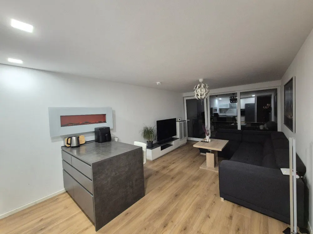Helle 3-Zimmer-Wohnung mit zwei Balkonen und Stellplatz