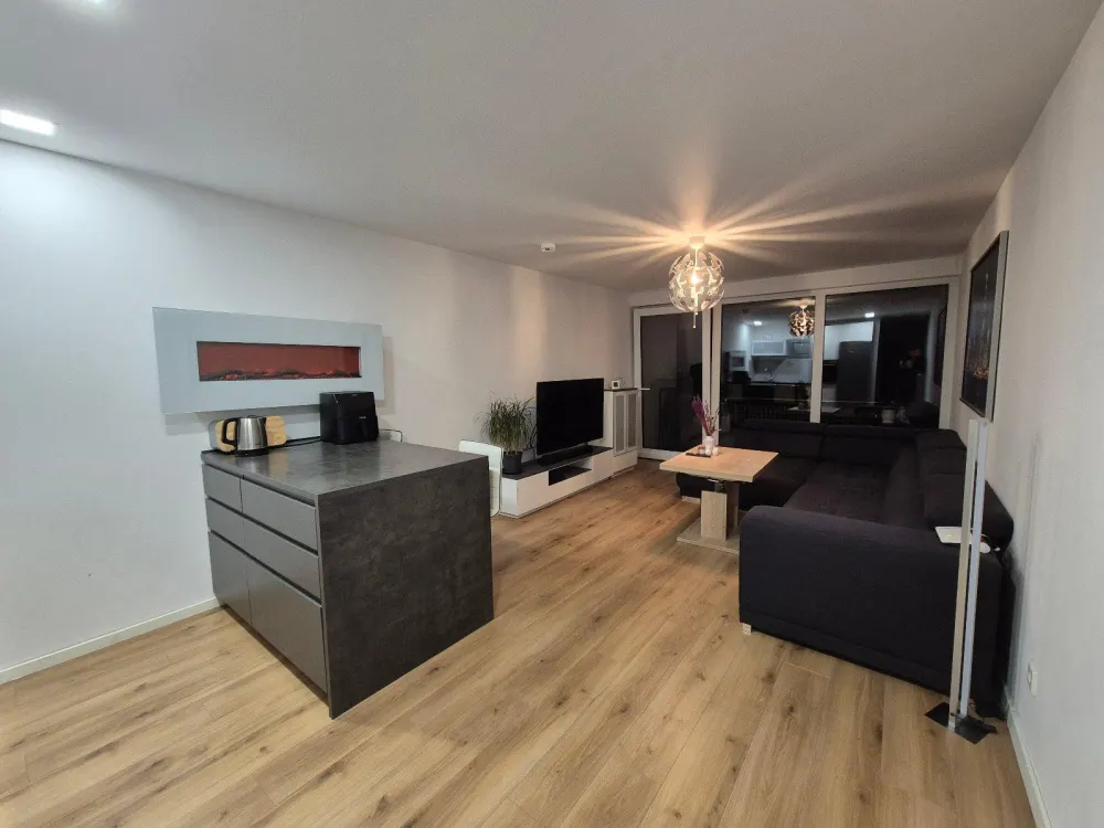 Helle 3-Zimmer-Wohnung mit zwei Balkonen und Stellplatz