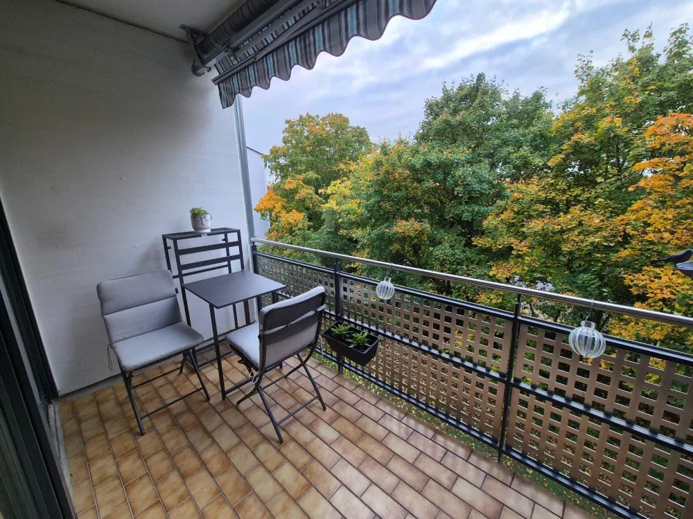 Helle 3-Zimmer-Wohnung mit zwei Balkonen und Stellplatz