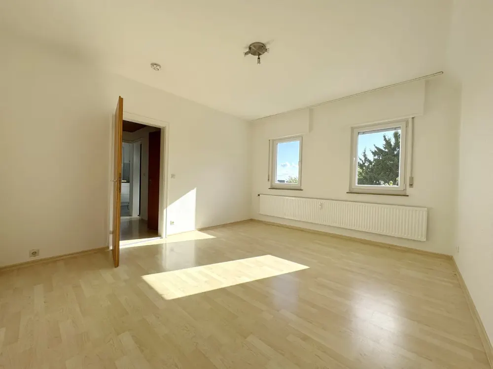Stuttgart Degerloch, quiet central location 3.5-room apartment with enclosed balcony approx. 79 sqm