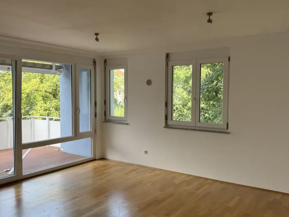 gepfl. helle 3 Zimmer, großer S/W BLK, 2 Bäder, Lift, EBK, ab 01.10.