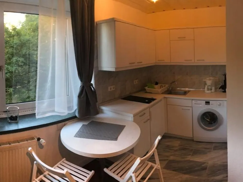 Neuwertige und möblierte Wohnung in Kleefeld (in der Nähe MHH)