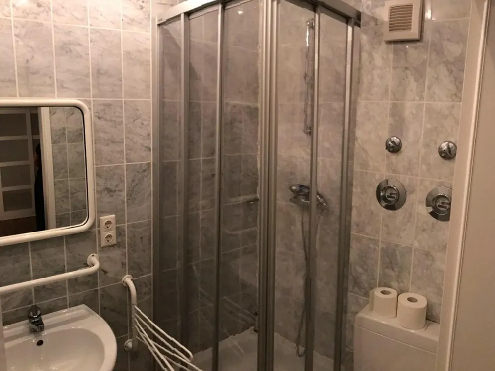 Neuwertige und möblierte Wohnung in Kleefeld (in der Nähe MHH)