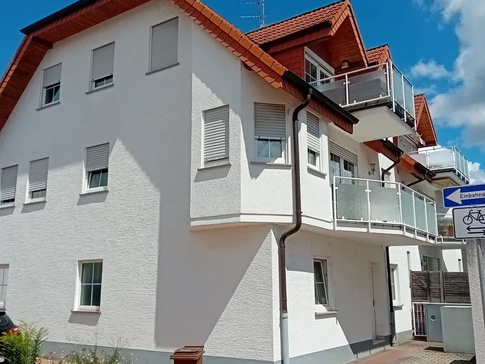 Stilvolle 3-Zimmer-Wohnung mit Balkon und EBK in Rödermark