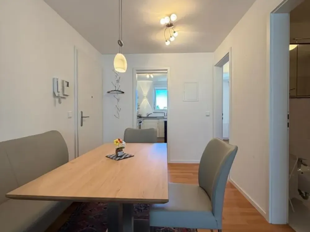 Licht, Ruhe und Lebensqualität - Möblierte Wohnung mit Balkon ins Grüne und Isarnähe!