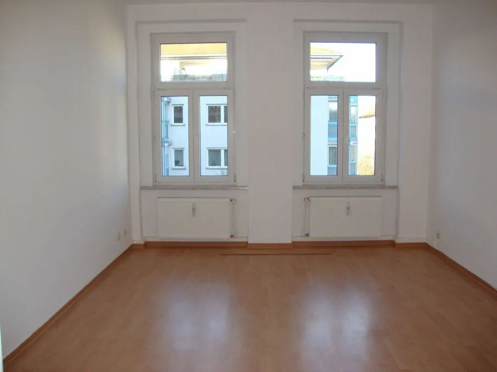 Schleussig - helle und günstige 2-Raumwohnung mit EBK im beliebten Leipziger Westen direkt am Park