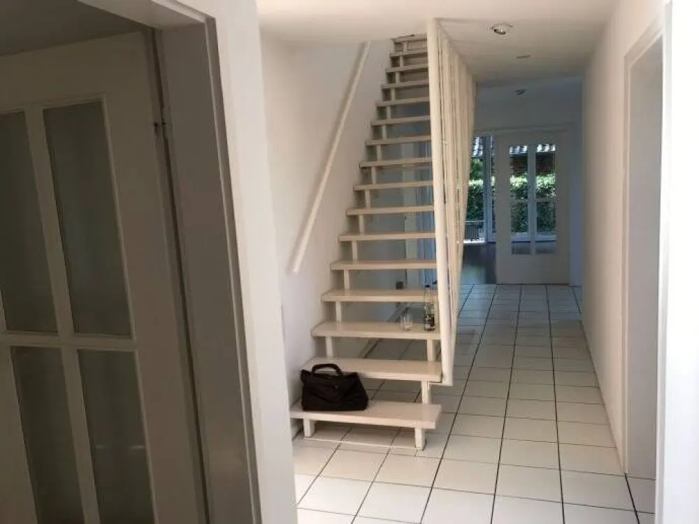 Wohnung mit eigenem Hausteil, großer Terrasse und Garten/ in Zweifamilienhaus; Nebenkosten inkl. Strom