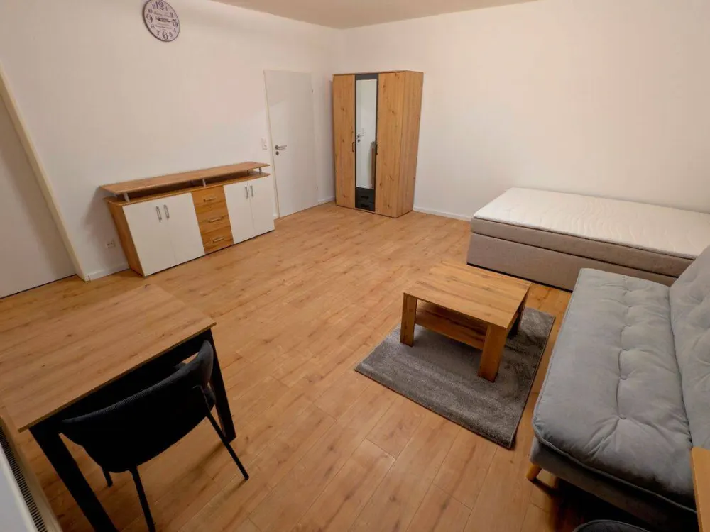 Bright, newly furnished 1-room apartment with large balcony in Berlin-Schöneberg