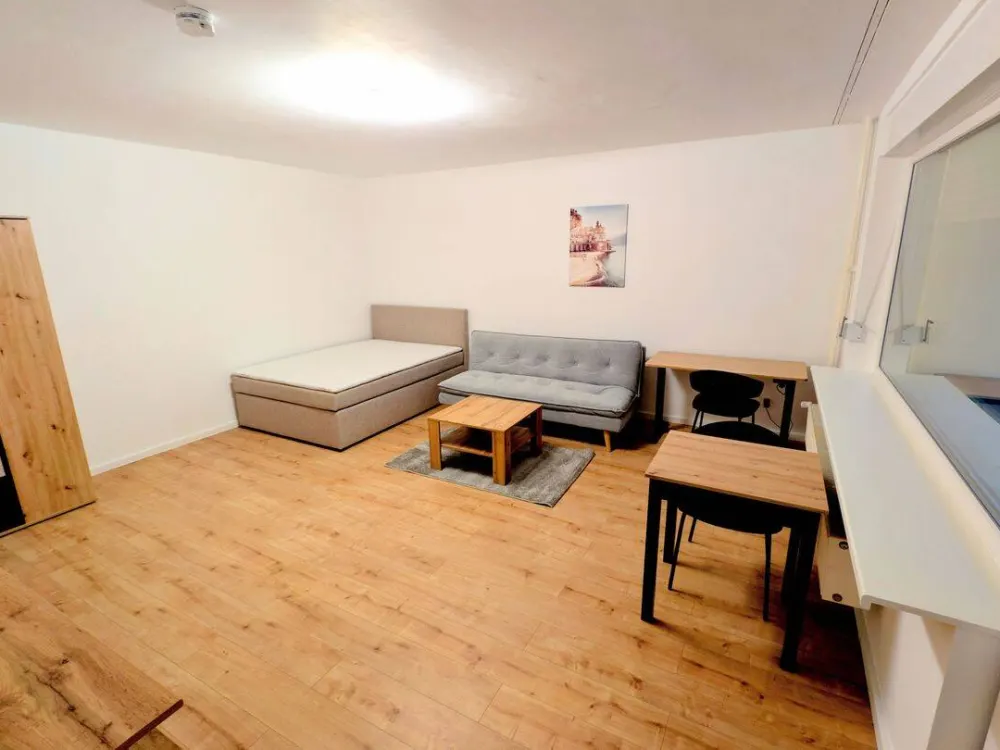Bright, newly furnished 1-room apartment with large balcony in Berlin-Schöneberg