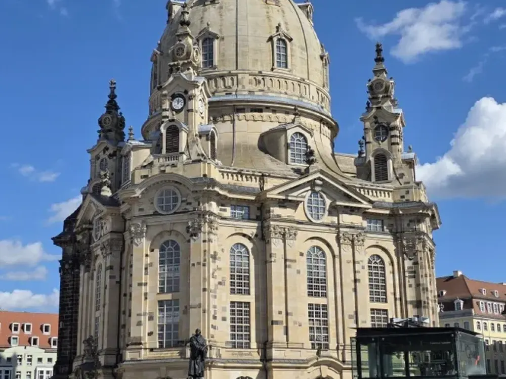 Eindrucksvoll und attraktiv Wohnen in exklusiver Lage am historischen Neumarkt!