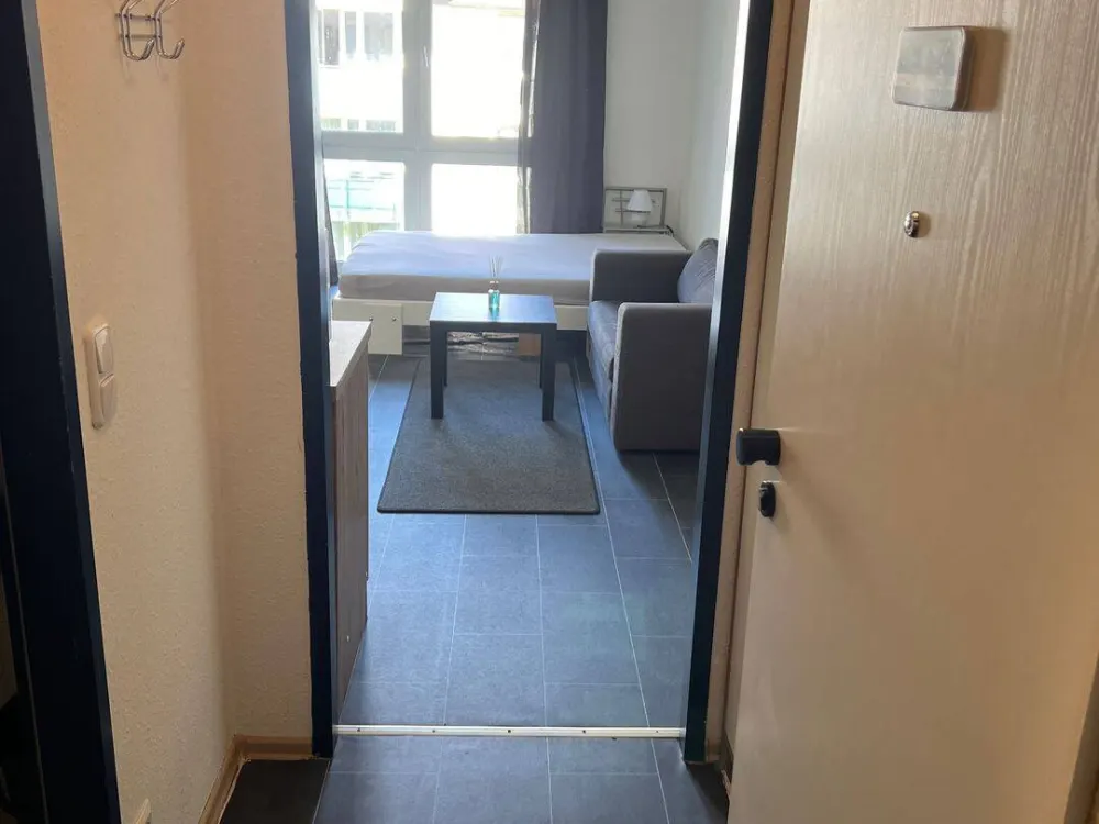 Helle, voll möblierte 1-Zimmer-Wohnung in zentraler Lage inkl. Internet, sofort bezugsbereit!