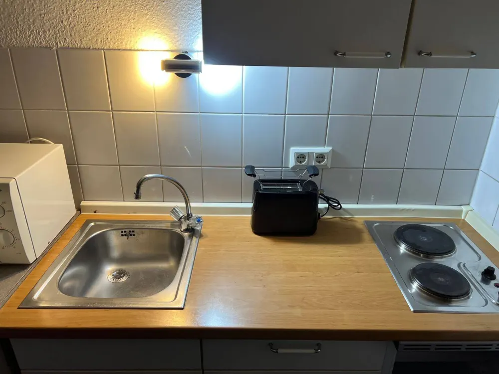Helle, voll möblierte 1-Zimmer-Wohnung in zentraler Lage inkl. Internet, sofort bezugsbereit!