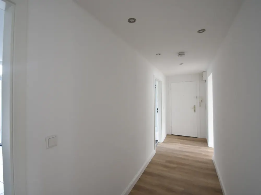 Lorettostraße! Renovierte 2-Zi-Altbau-Whg mit Balkon zu vermieten